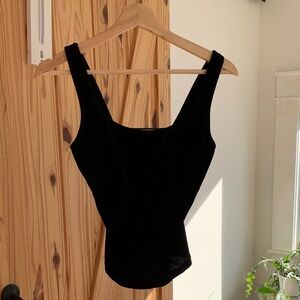 Papillon Blanc Black Velvet Tank Top